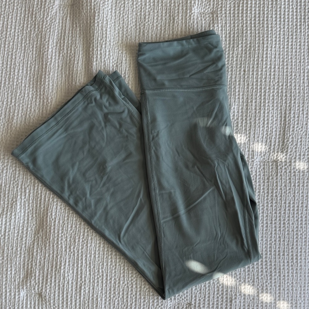 Athleta Elevation Flare Pant Size Medium